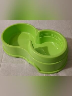 Pets Large Double Dish Food Water Plastic Feeder Bowl with Grip